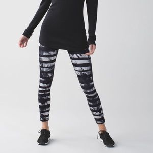 lululemon High Times • Shady Palms Blk/Wht • 2